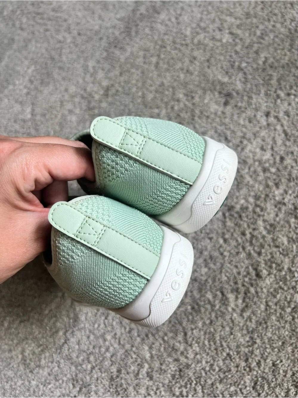 Vessi Kids Size J3 Seafoam ‘Weekend Sneaker’ Waterproof Sneakers Boy Girls
